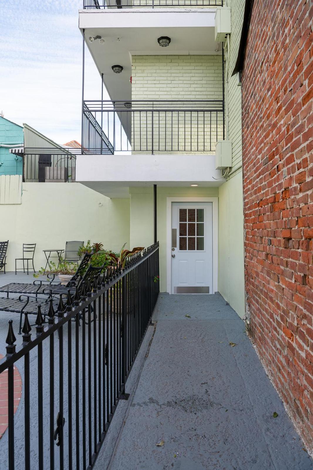 French Quarter Suites Hotel New Orleans Exterior foto